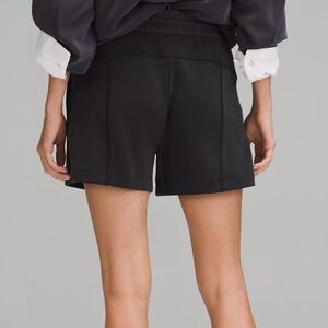 Lululemon SOFTSTREME HR SHORT BLACK